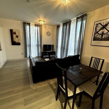 Cozy Bracknell Apartment With Modern Amenities Εξωτερικό φωτογραφία