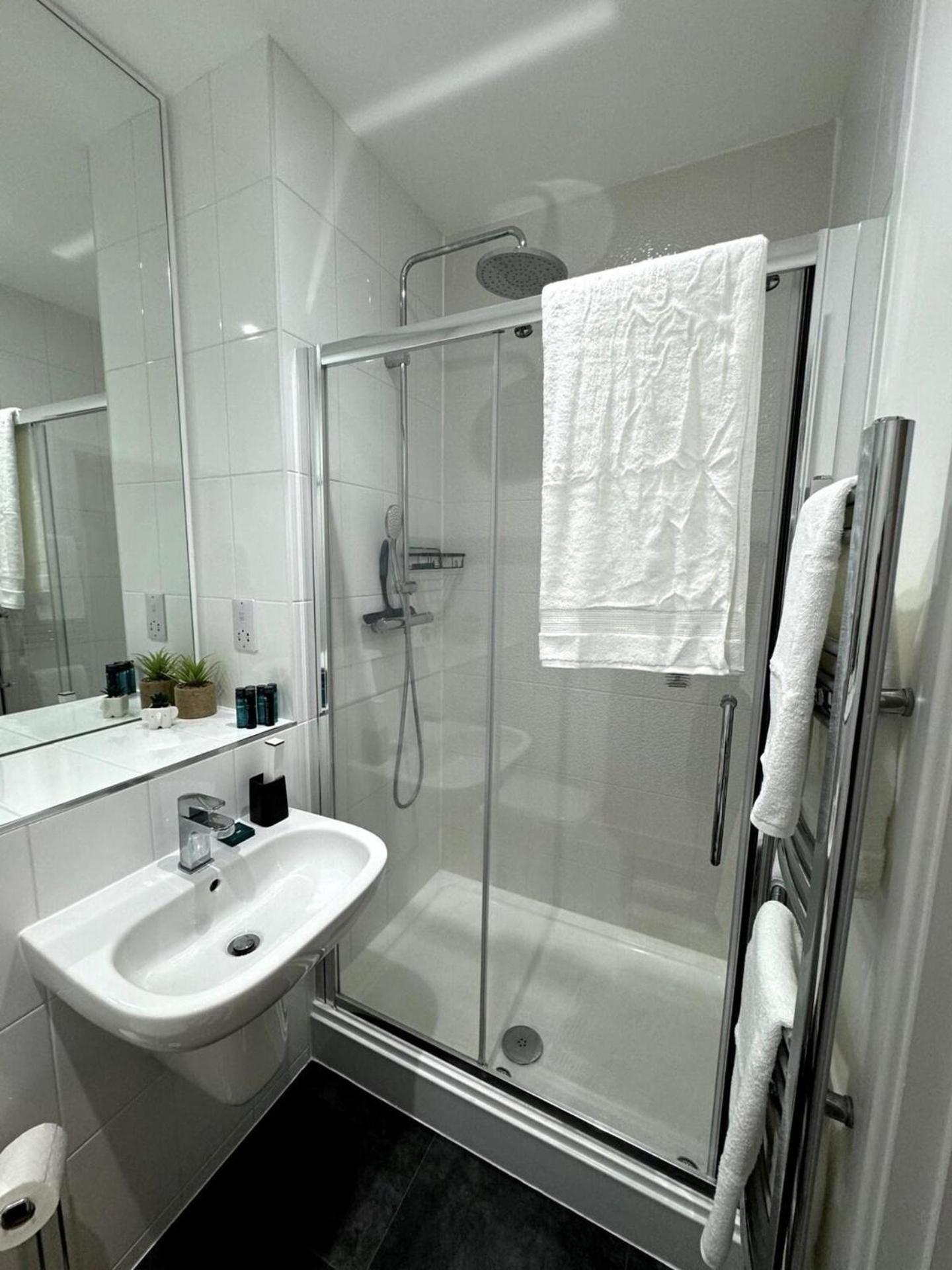 Cozy Bracknell Apartment With Modern Amenities Εξωτερικό φωτογραφία
